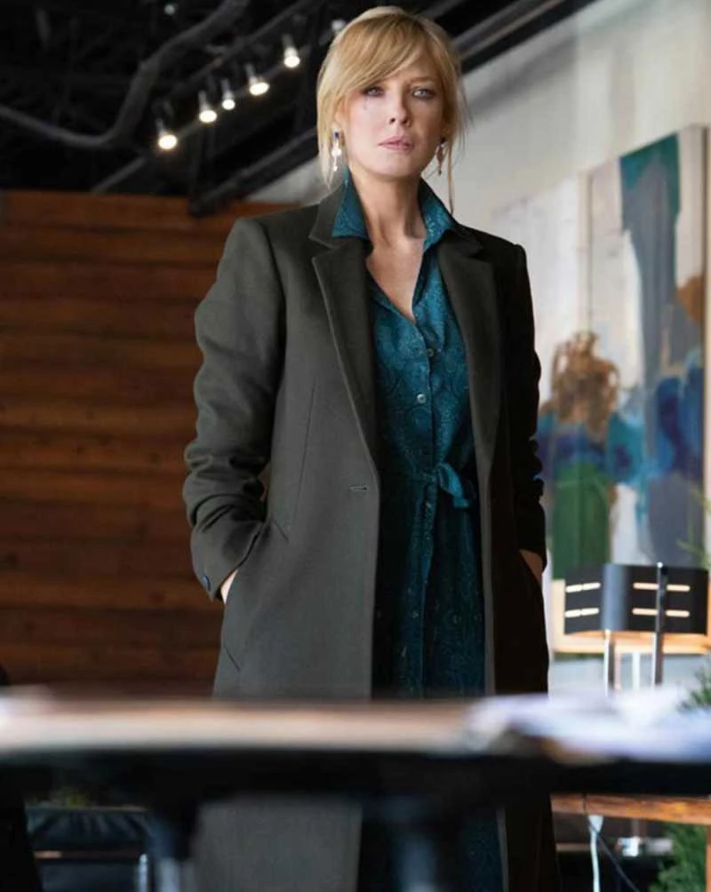 Kelly Reilly Yellowstone Season 3 Beth Dutton Black Coat